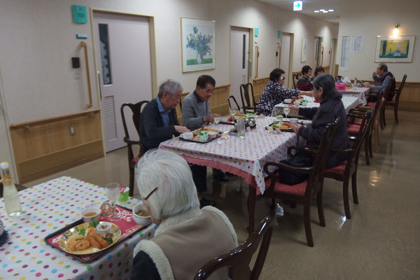 クリスマス行事食を提供しました！