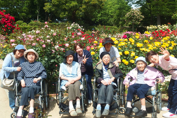 植物園にバスハイクに行きました。